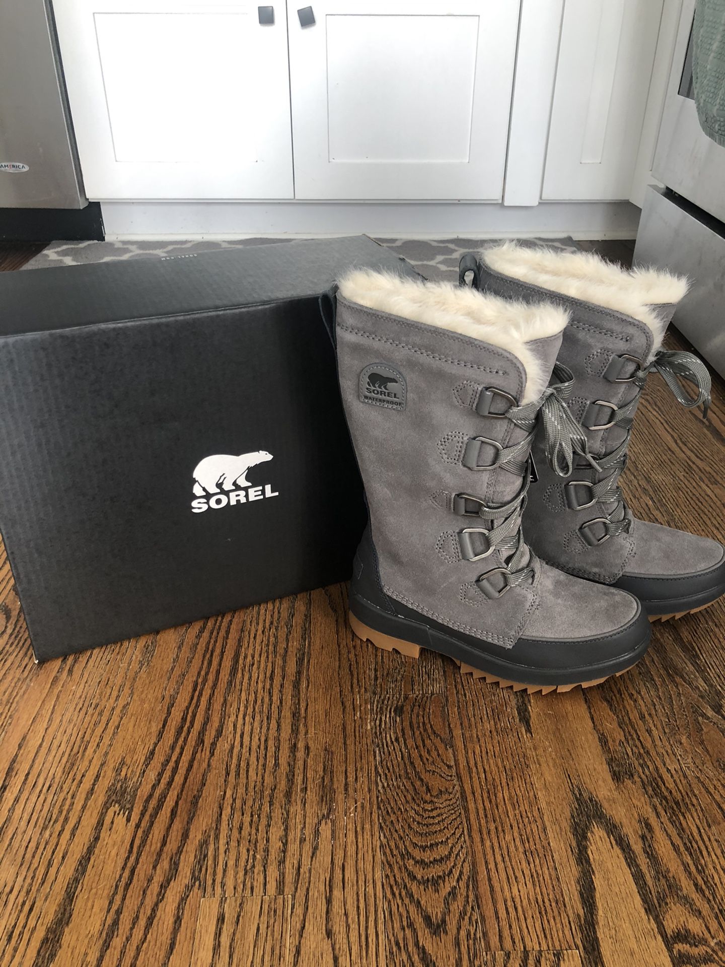 Women’s Sorel Snow Boots  - Brand New! 