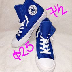 Womens Brand New Converse  Size 7.5
