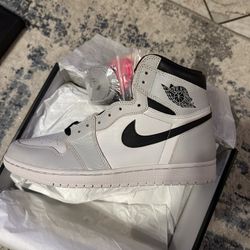 Brand new Jordan Retro 1 High SB NYC To Paris Size 9.5 with box 