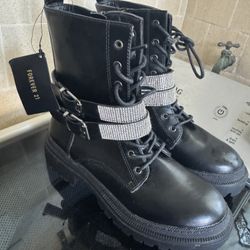 New!!! Forever 21 Combo Boots Size 5.5