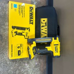 Dewalt Cordless Stapler DCN701D1