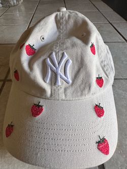 New Era NY Yankees Strawberry Embroidered Cap