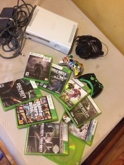 Xbox 360 with controls an 9 games !