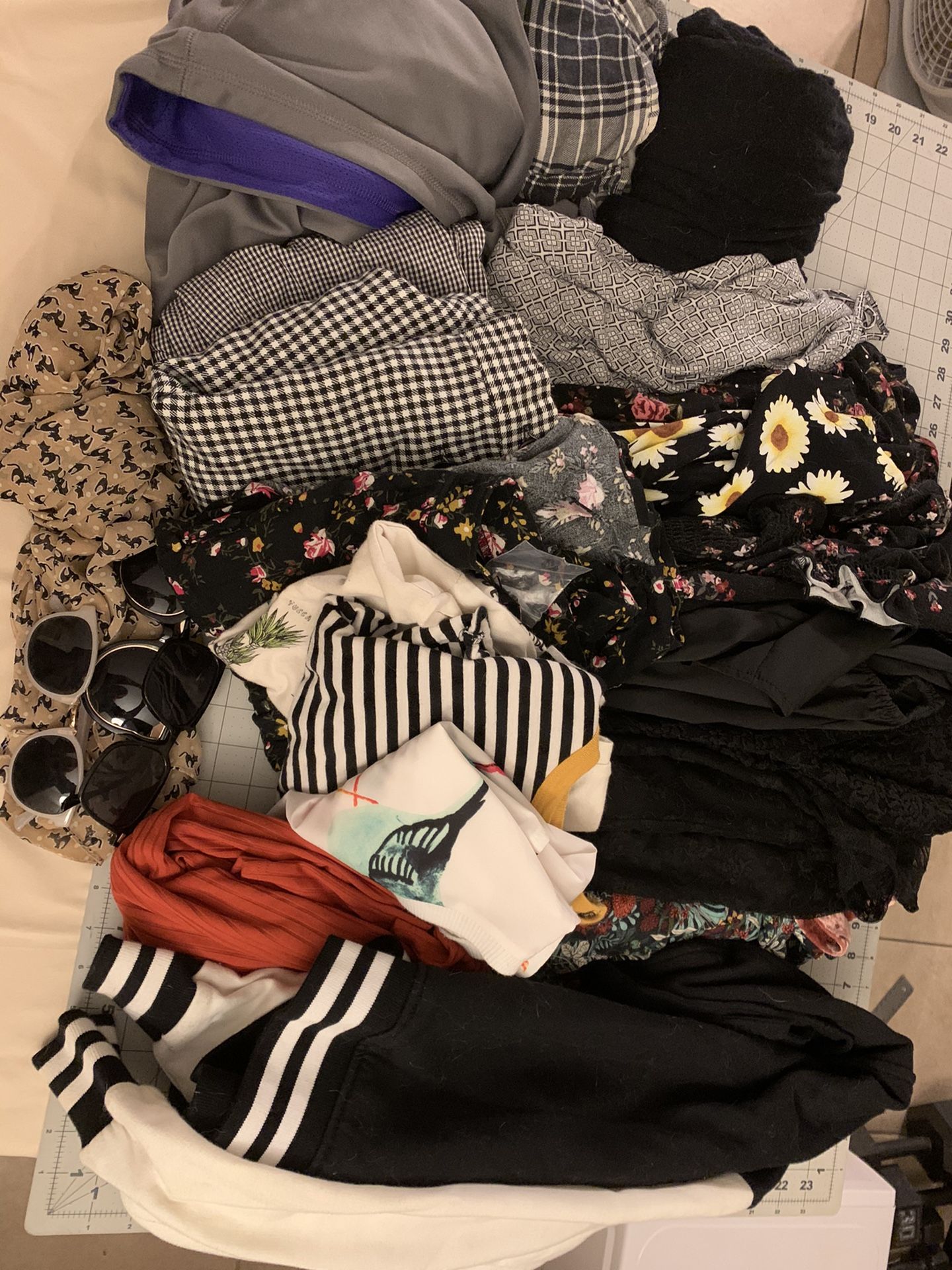 Free lot of young women’s clothes *ON HOLD*