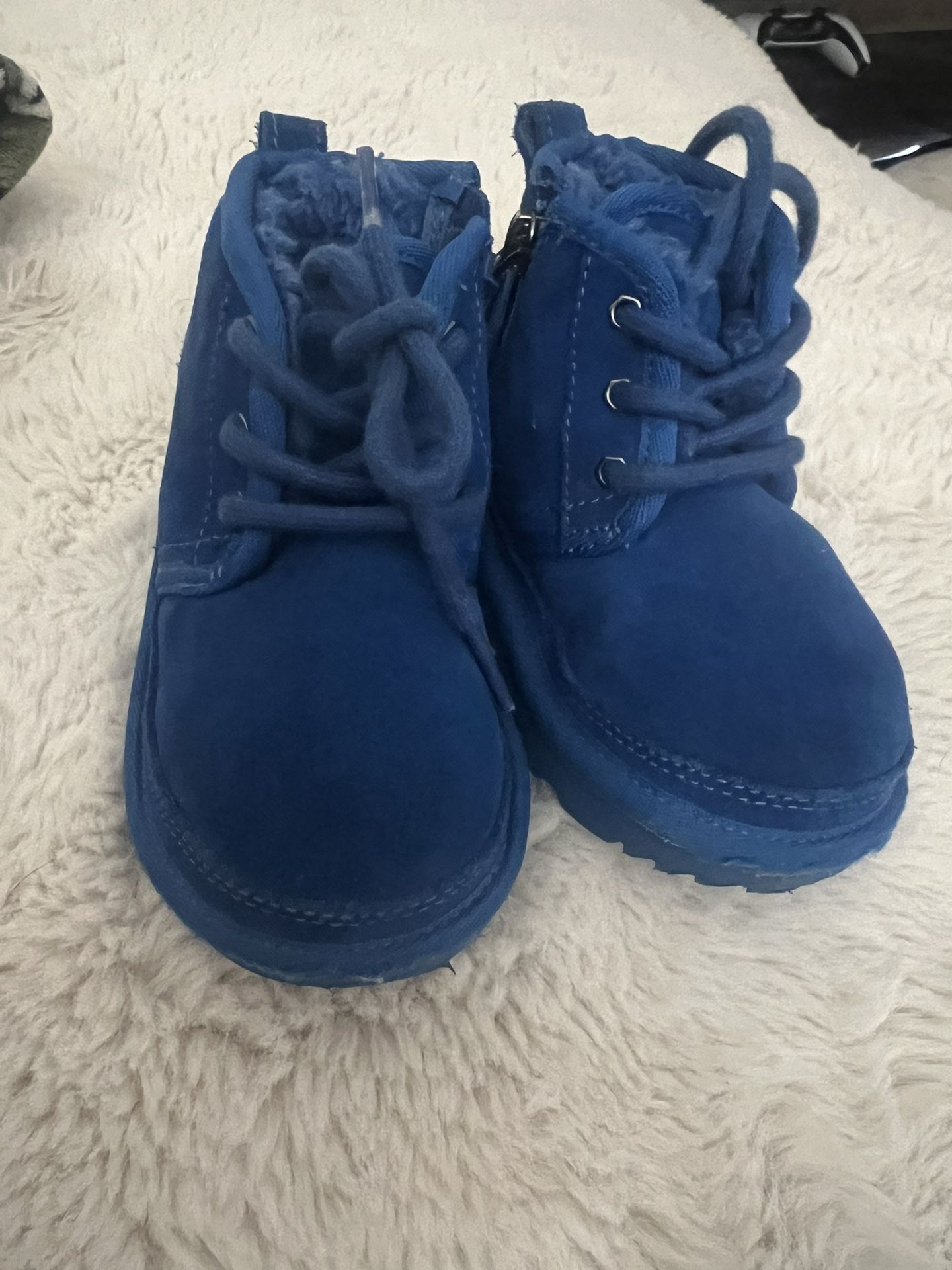 Toddler Uggs Size 8
