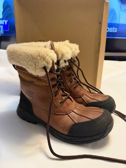 Ugg Butte Men’s Shearling lined boots - Size 10