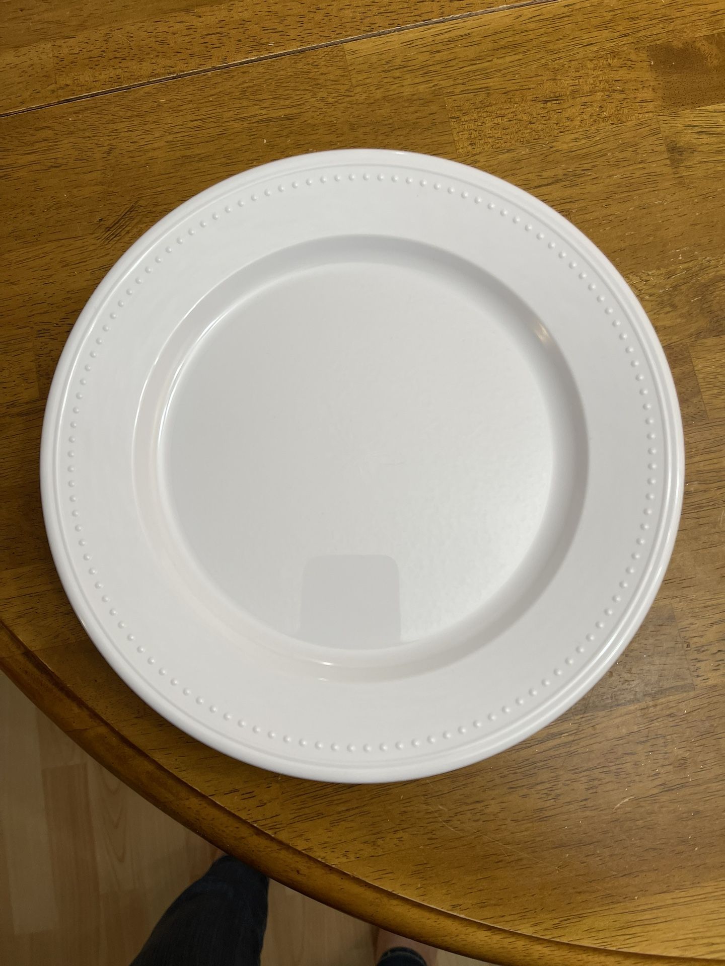 Elegant Plastic Plates 