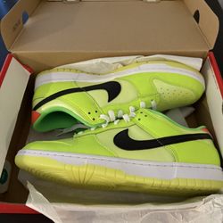 Nike Dunk Low “Volt” – Men’s 10.5
