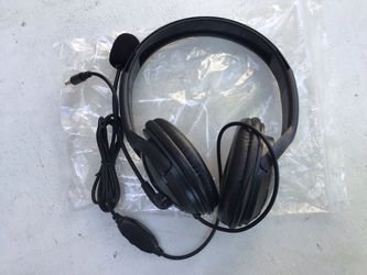 Wired Stereo Headset with Mic 3.5mm Jack PC Mac Chrome Laptop. Microphone volume control.