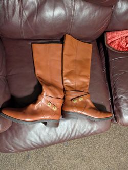 Women's leather boots