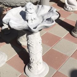 New Bird Bath Made Out Of Cement Beautiful Yard Decoration 