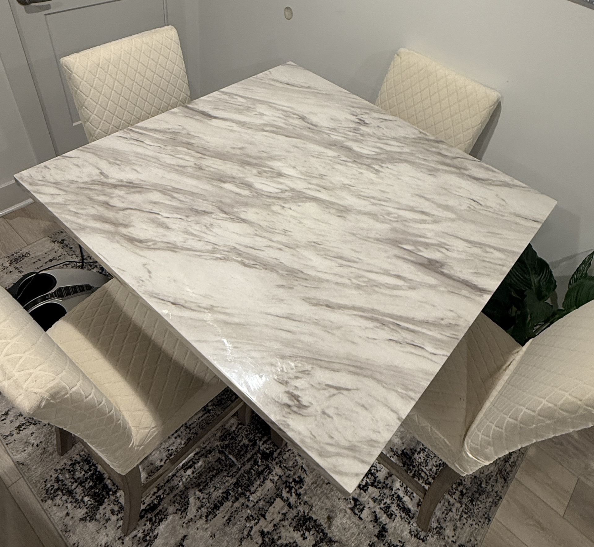 Dinning Table Set Of 4