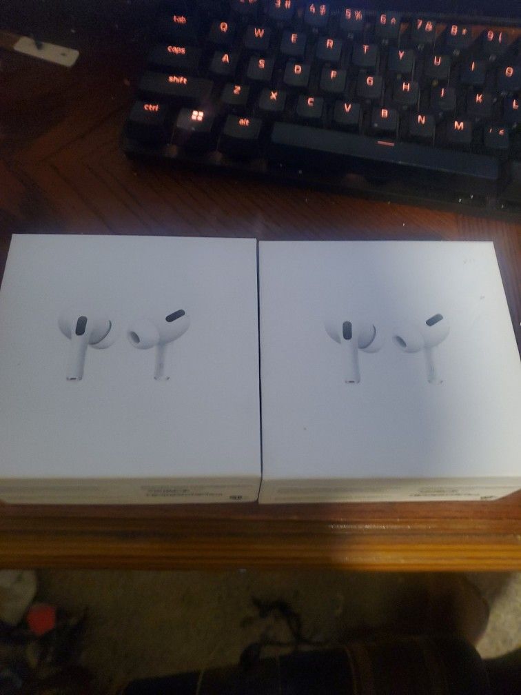 *Will Dilever* Apple Airpod Pros