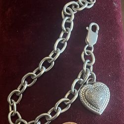 Vintage Beautiful 925 sterling silver heart with small diamonds bracelet