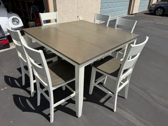 Dining room table