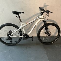 BICYCLE SPECIALIZED 21 SPEED SIZE 26 BRAND NEW 