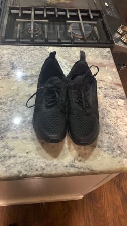 8.5 Men’s 27C Nikes
