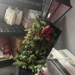 5ft  Spruced Potted LED Pre Lit Tree Lantern 
