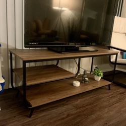 TV CONSOLE AND CENTER TABLE 