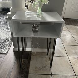 End Table White FCFS