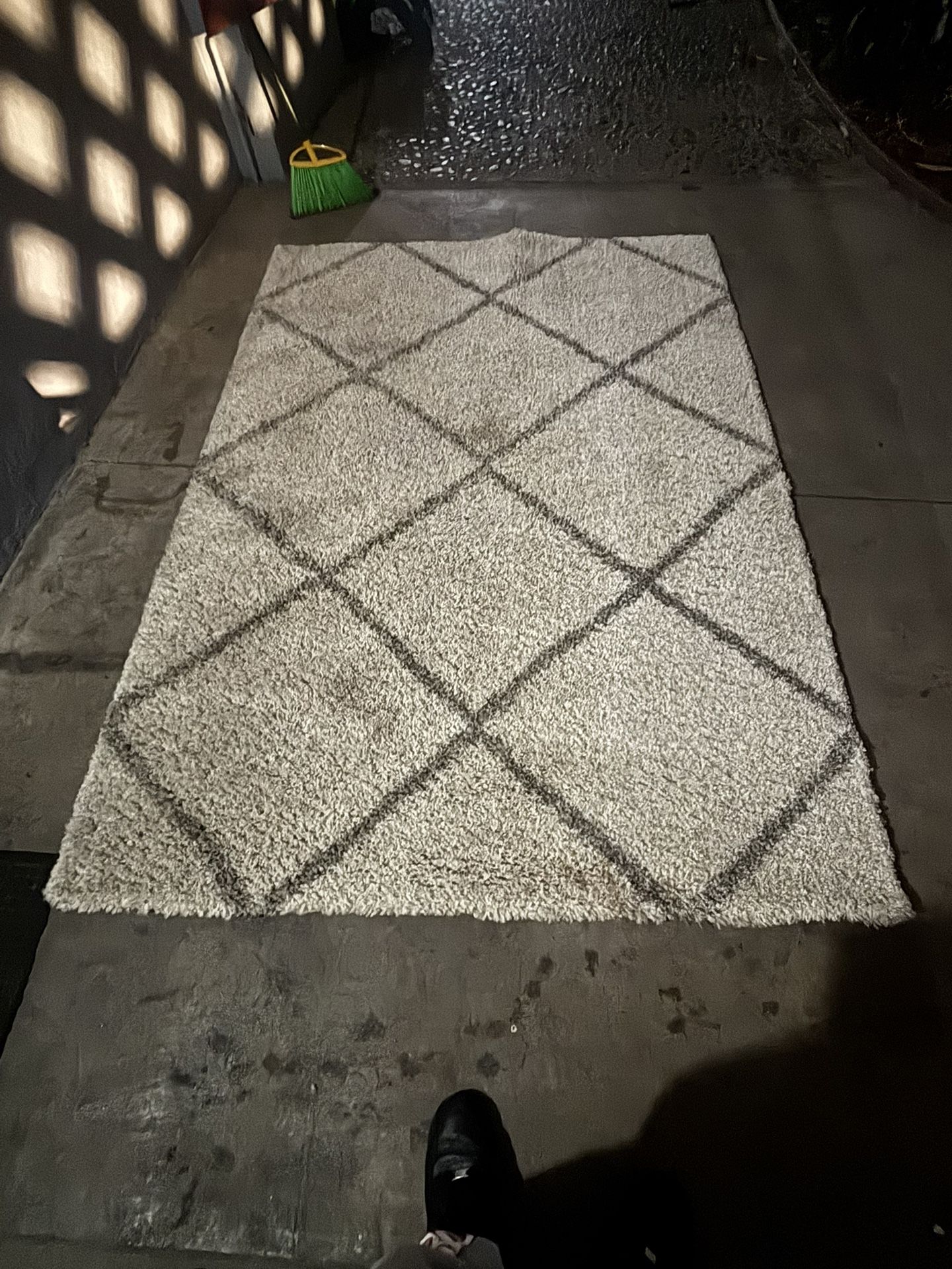 5’3<7’6 Sofavieh Hudson Shag 