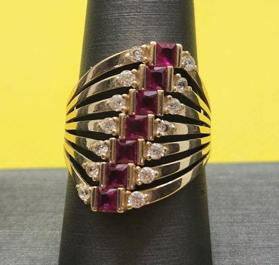 LUXURIOUS RUBY AND DIAMOND MULTI-BAND GOLD RING