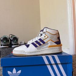 GS Sz 7 Forum Exhibit Mid 2 “lakers”