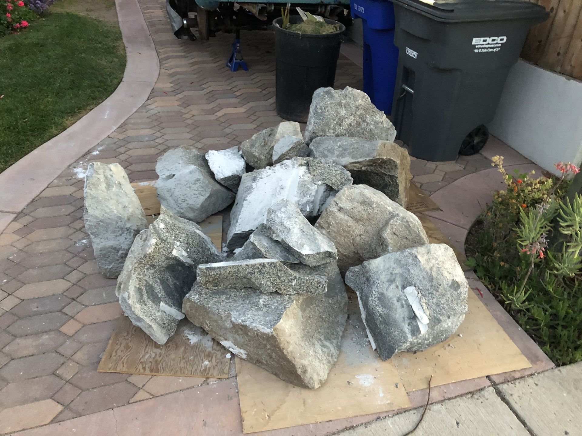 Granite Boulders for landscaping
