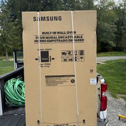 Samsung Bespoke 30 in. Double Electric Wall Oven in Black Matte Steel with AI Pro Cooking Camera New still in the box $3198 plus tax at Home Depot wil