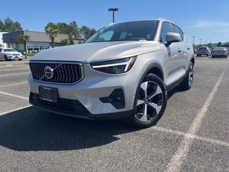 2025 Volvo XC40