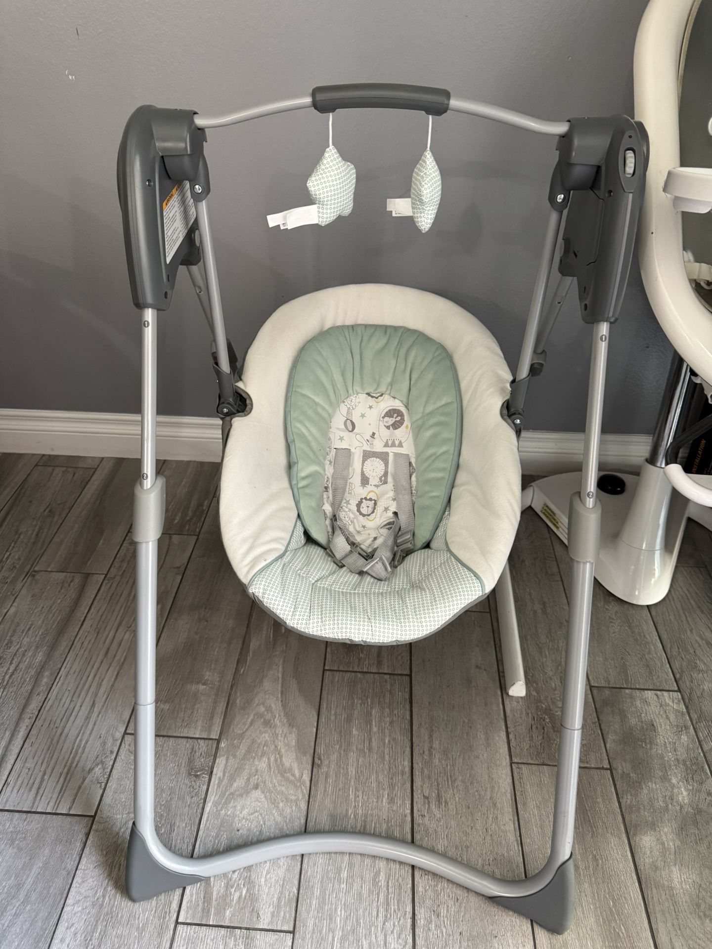 graco baby swing