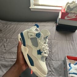 Air Jordan Military blue 4s 