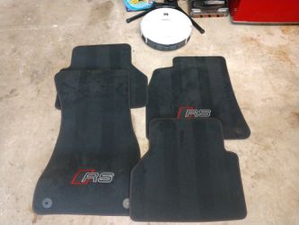 RS floor mats Like New