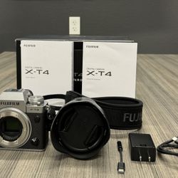 Fujifilm X-T4 Silver Body + 16-80mm f/4 R OIS WR Zoom Lens