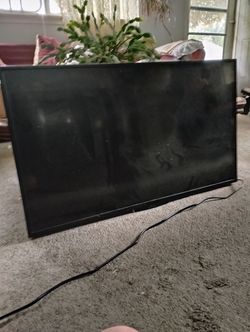 Insignia tv  36 inch