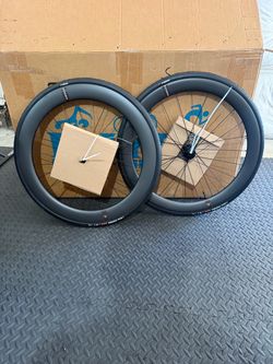 Reserve Carbon Road Bike Wheelset with Vittoria Tires