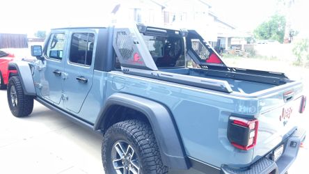 Jeep Gladiator Black Horse Roll Sport Bar System