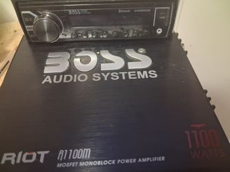Boss audio systems amp Riot 1100  and Boss stereo