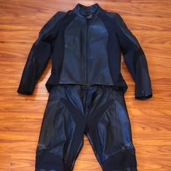 Alpinestar Vika V2 leather set Motorcycle Jacket and pants  womens size 10 US  plus