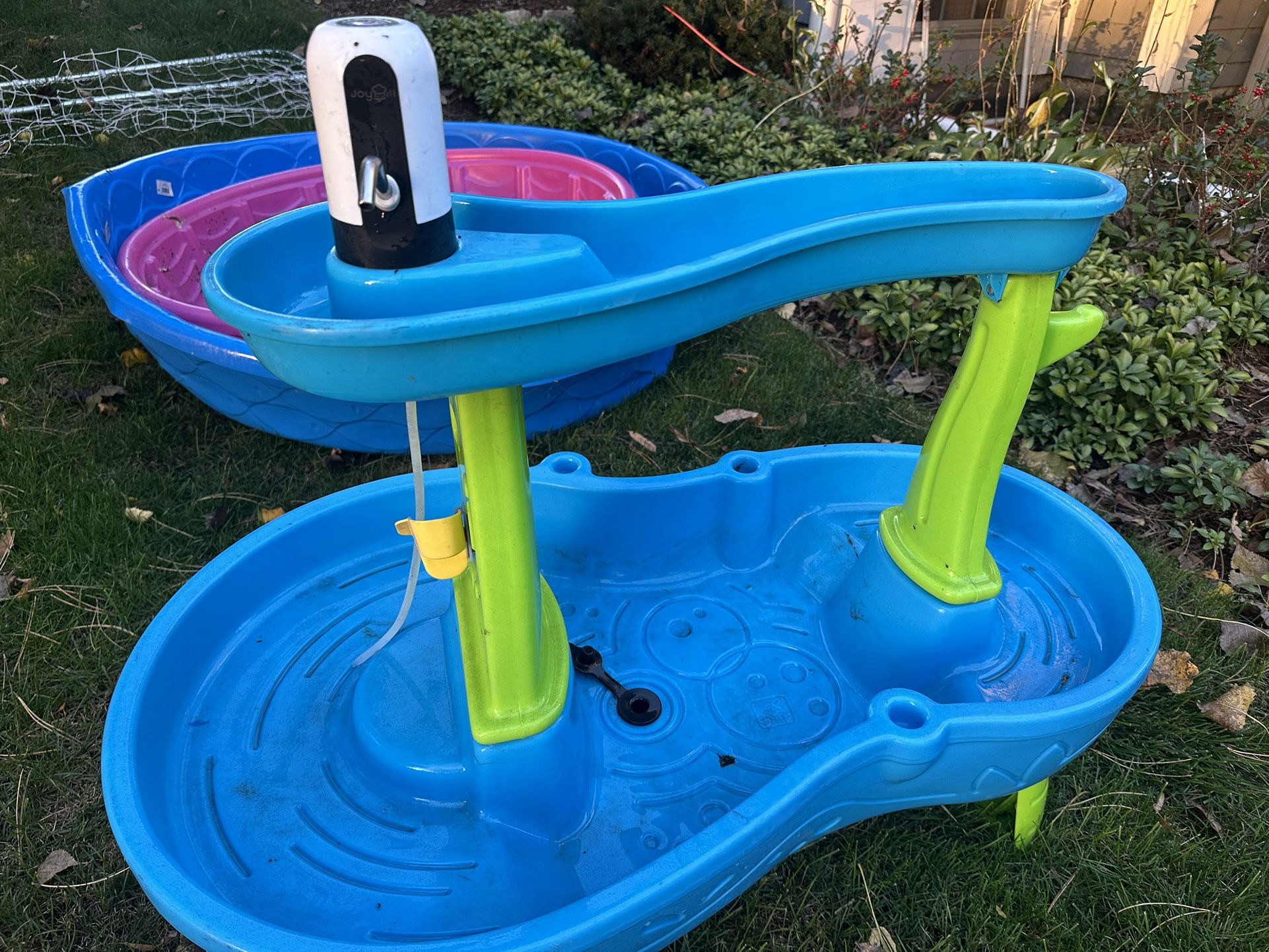 Step2 Water Table With Pump! 