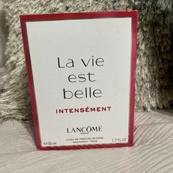 La Vie Est Belle Perfume