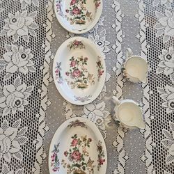 $200.00 - (5) Vtg Wedgwood Brand, Charnwood Collection Bone China Dinnerware Servers!  3 Vegetable Bowls + 2 Creamers!  Like New/England - Gold!
