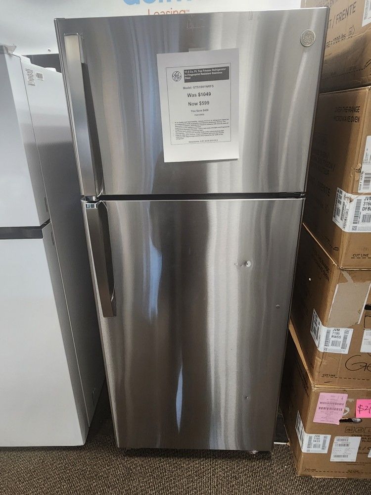 17.5 Cu. Ft. Top Freezer Refrigerator in Fingerprint Resistant Stainless Steel