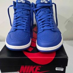 Jordan 1 Retro Hyper Royal Size 10.5