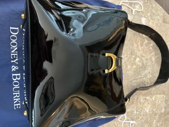 DOONEY BOURKE BLACK PATENT LEATHER HANDBAG