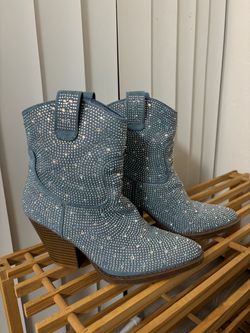 Sparkly Cowgirls Boots Size 6 1/2