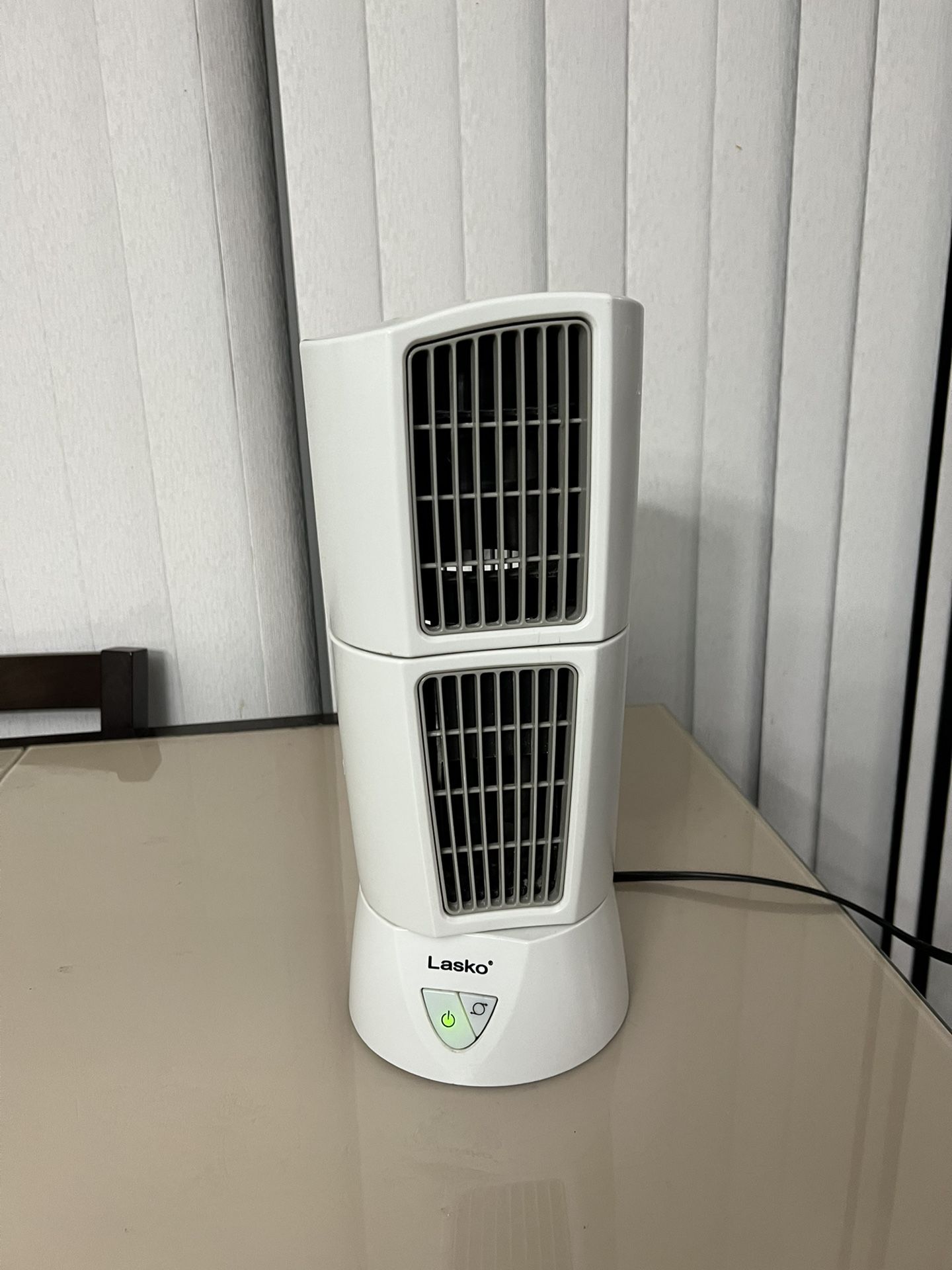 Lasko Portable Oscillating 3 Speed Tabletop Desktop Wind Tower Fan, White (Used)