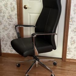 Office Chair- Like New