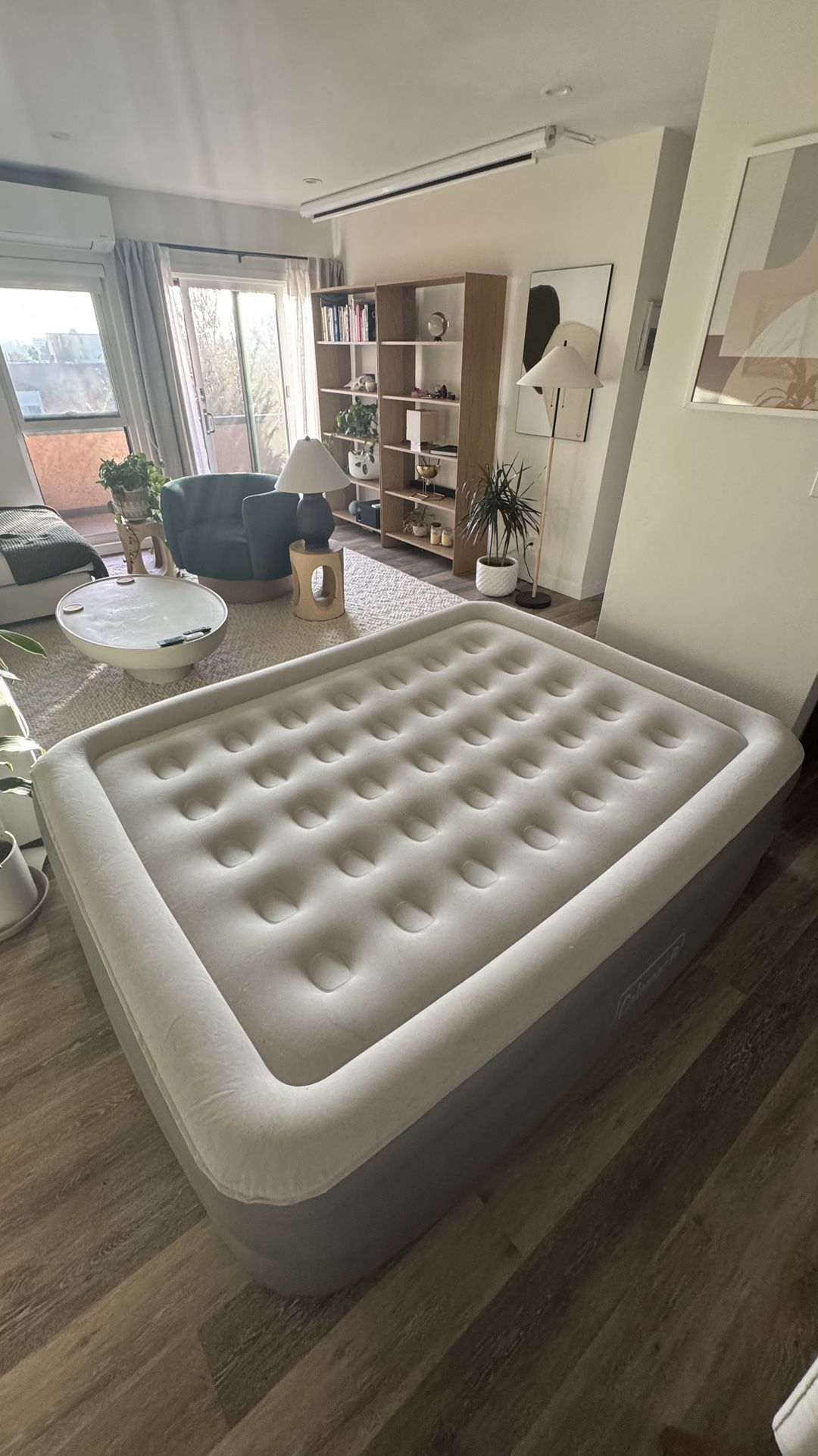 Coleman Queen size air mattress with built in air pump