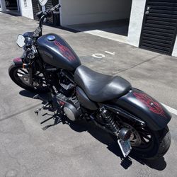 Weekend Only Sale: Sportster 883 Iron Custom
